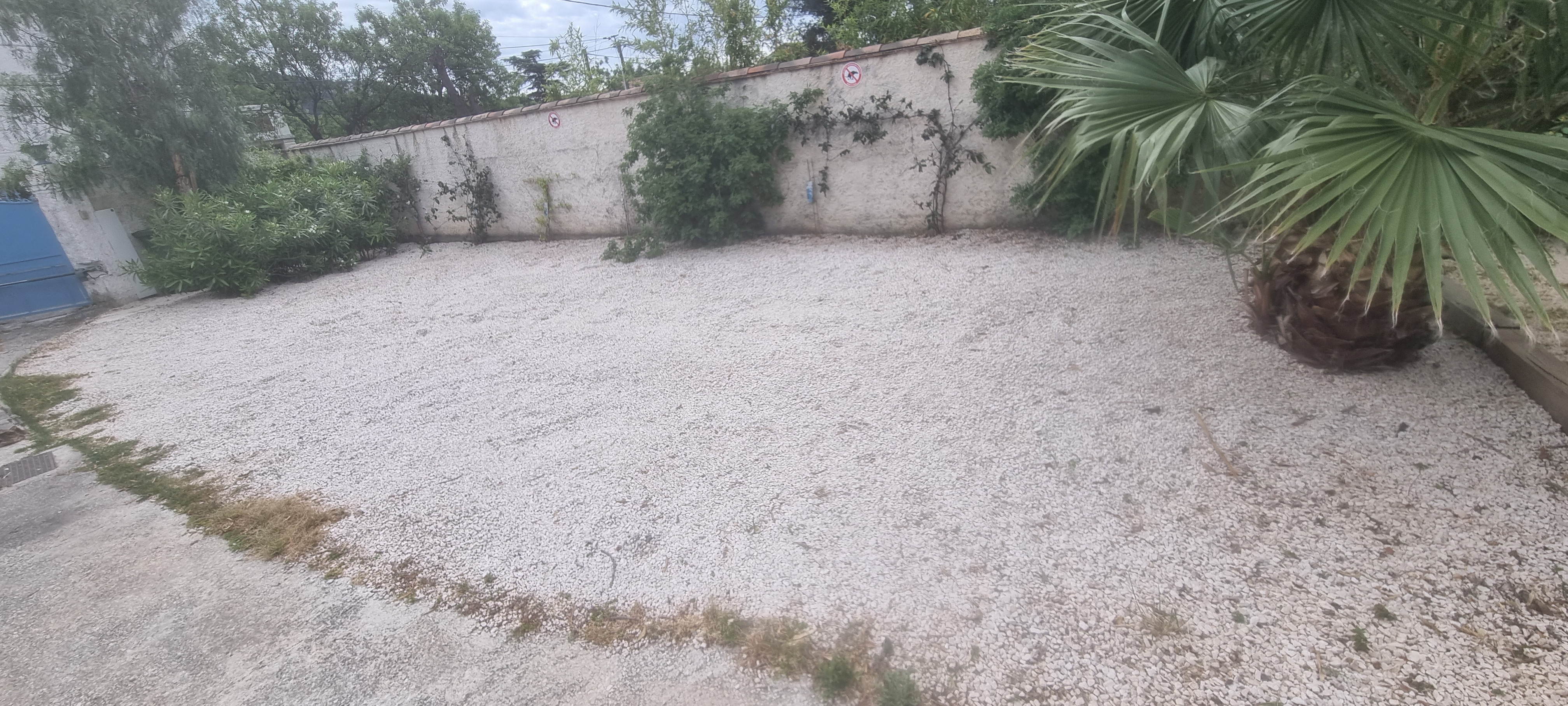 Remise en état d'un parking gravier sur géotextile ? Toulon : un entretien privatif